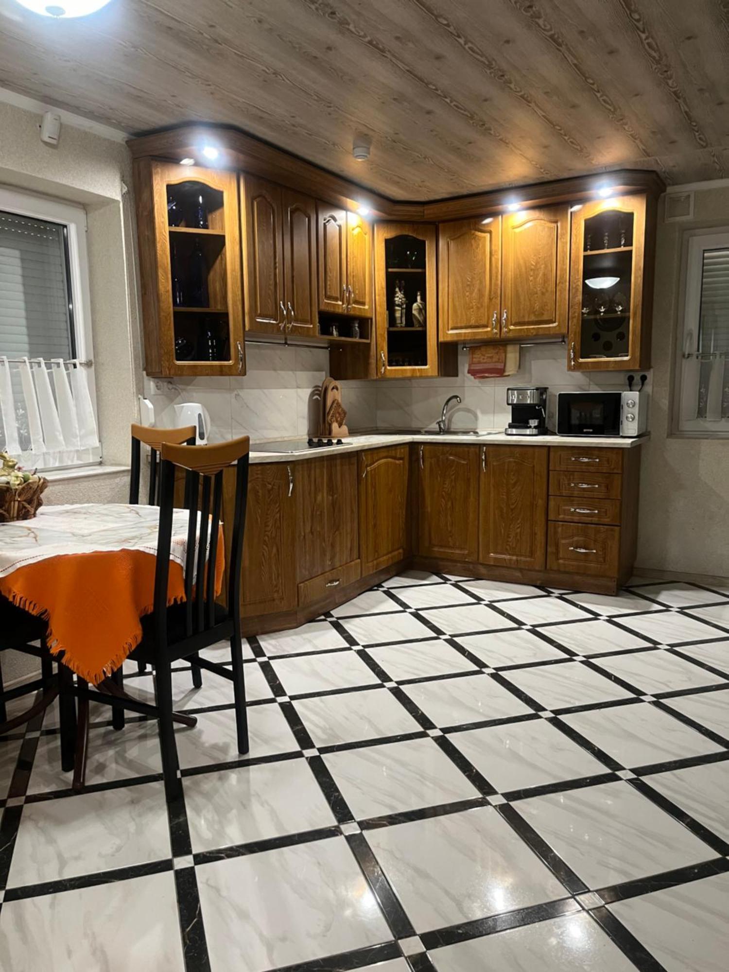 Holiday home окремий будинок-апартаменти