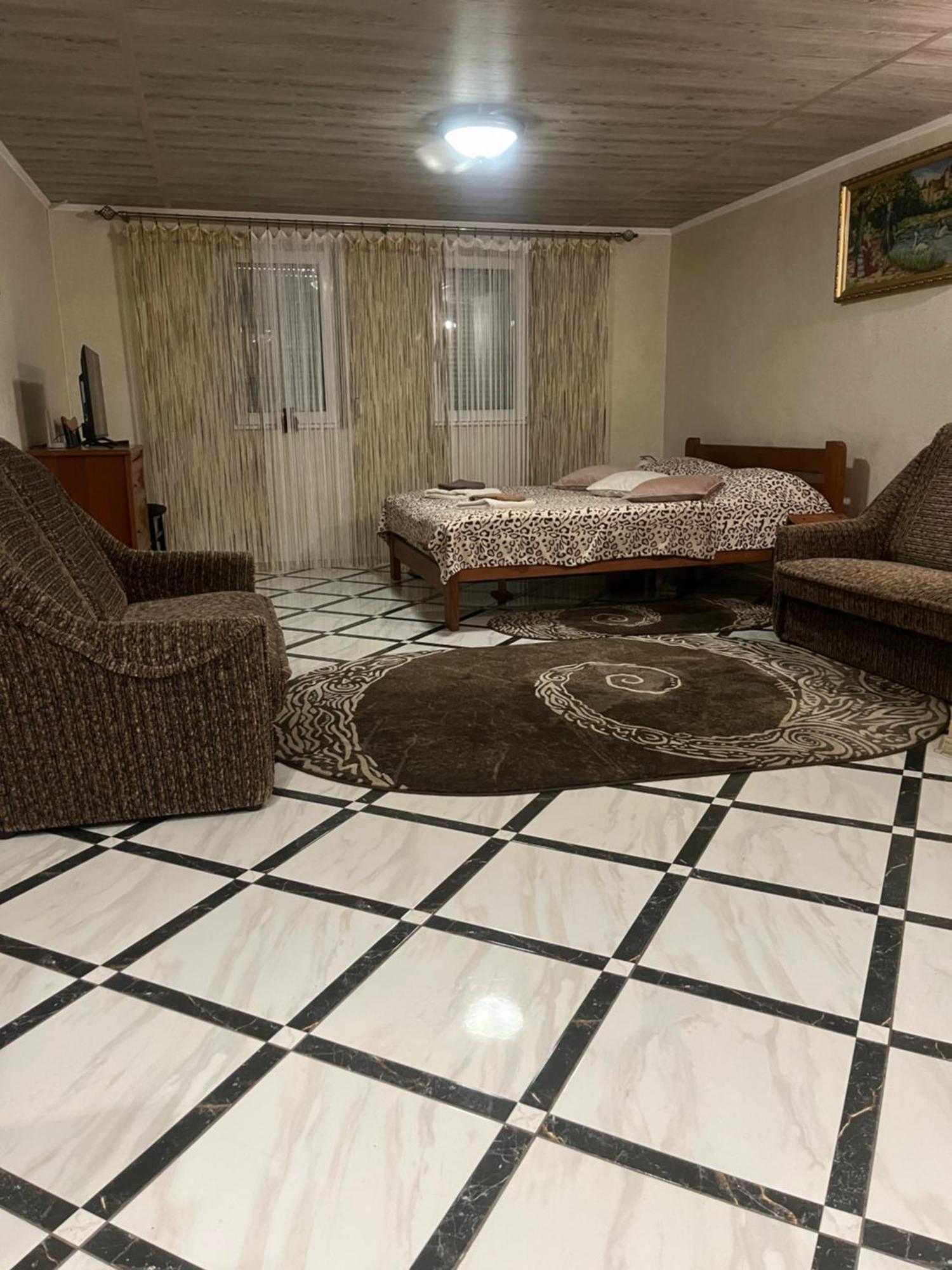 Holiday home окремий будинок-апартаменти *